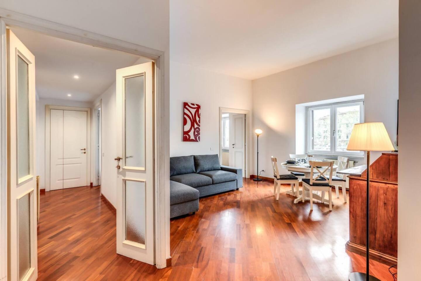 Splendid Flat On The Tiber River Rome Exterior photo