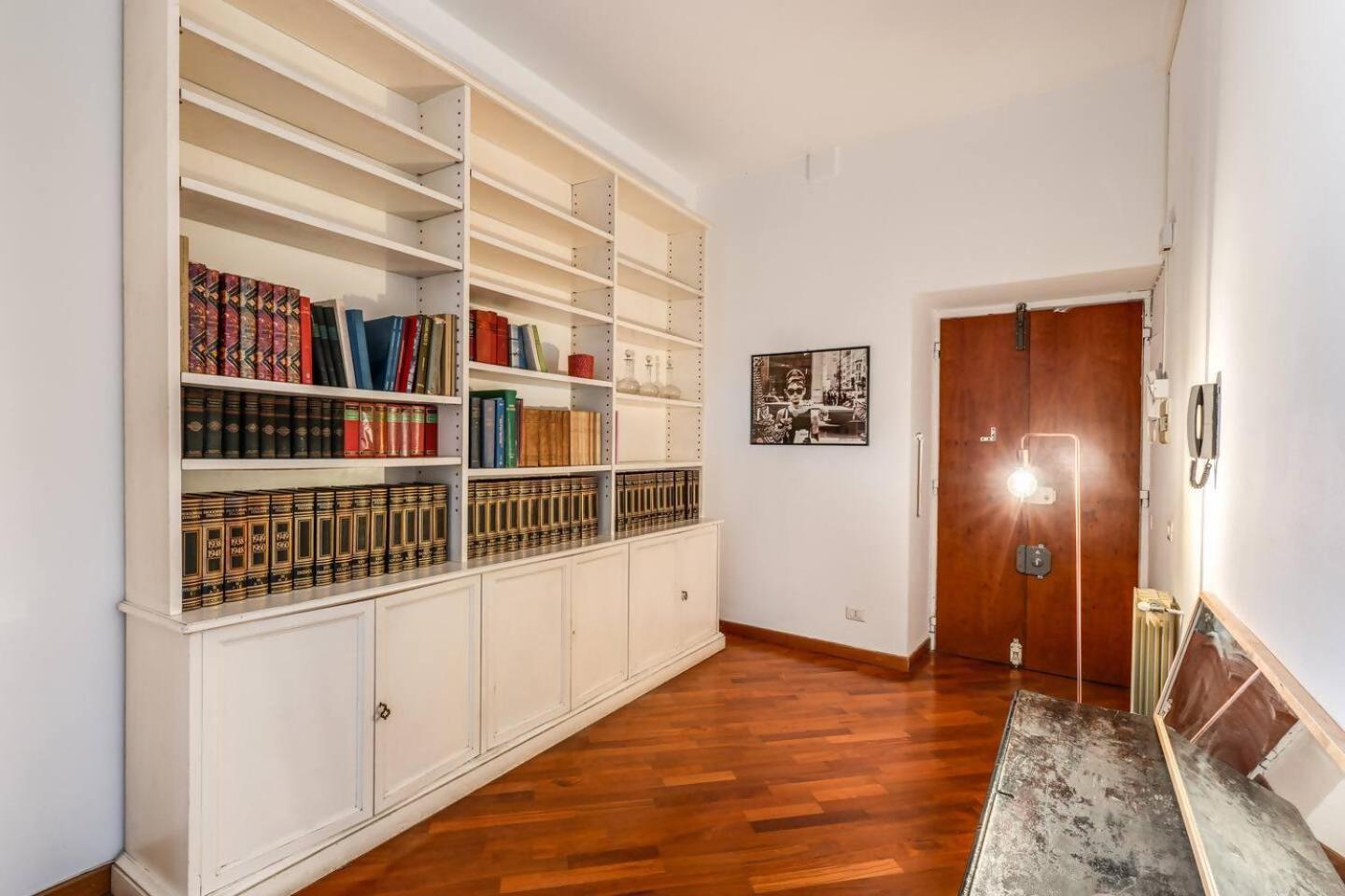 Splendid Flat On The Tiber River Rome Exterior photo